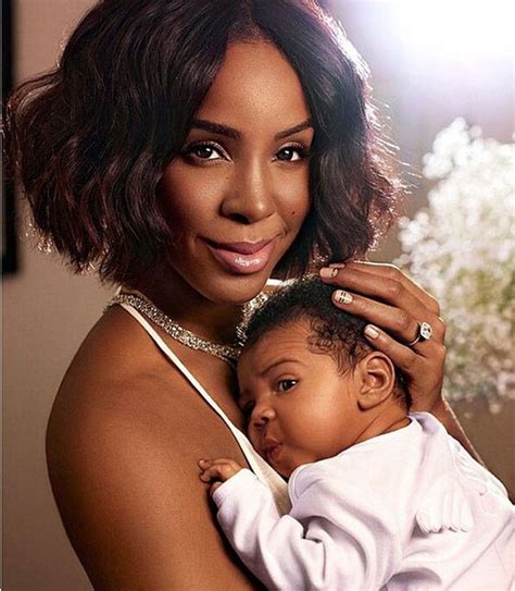 mamis hot|Hot Mama: 18 Stars That Make Motherhood Look Sexy